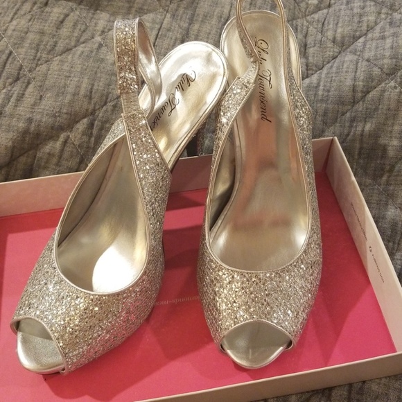 shoes - Picture 2 of 2